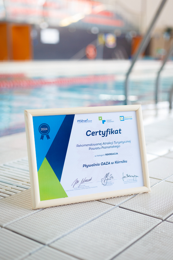 zdjęcie certyfikatu na pływalni
