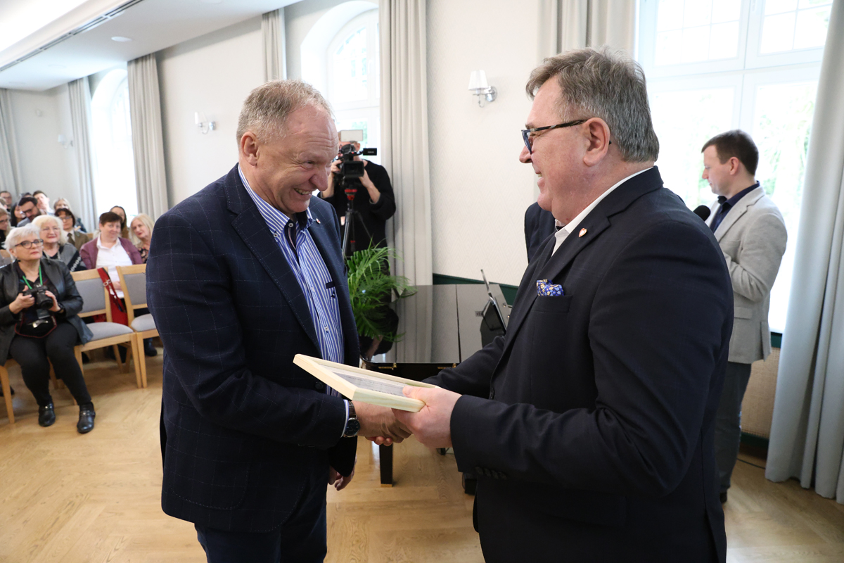 ZDJĘCIE CERTYFIKACJA